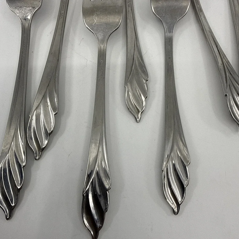 Lot of 10 Oneida USA Stainless Flatware Liberty's Light‎ Forks Spoons Knives